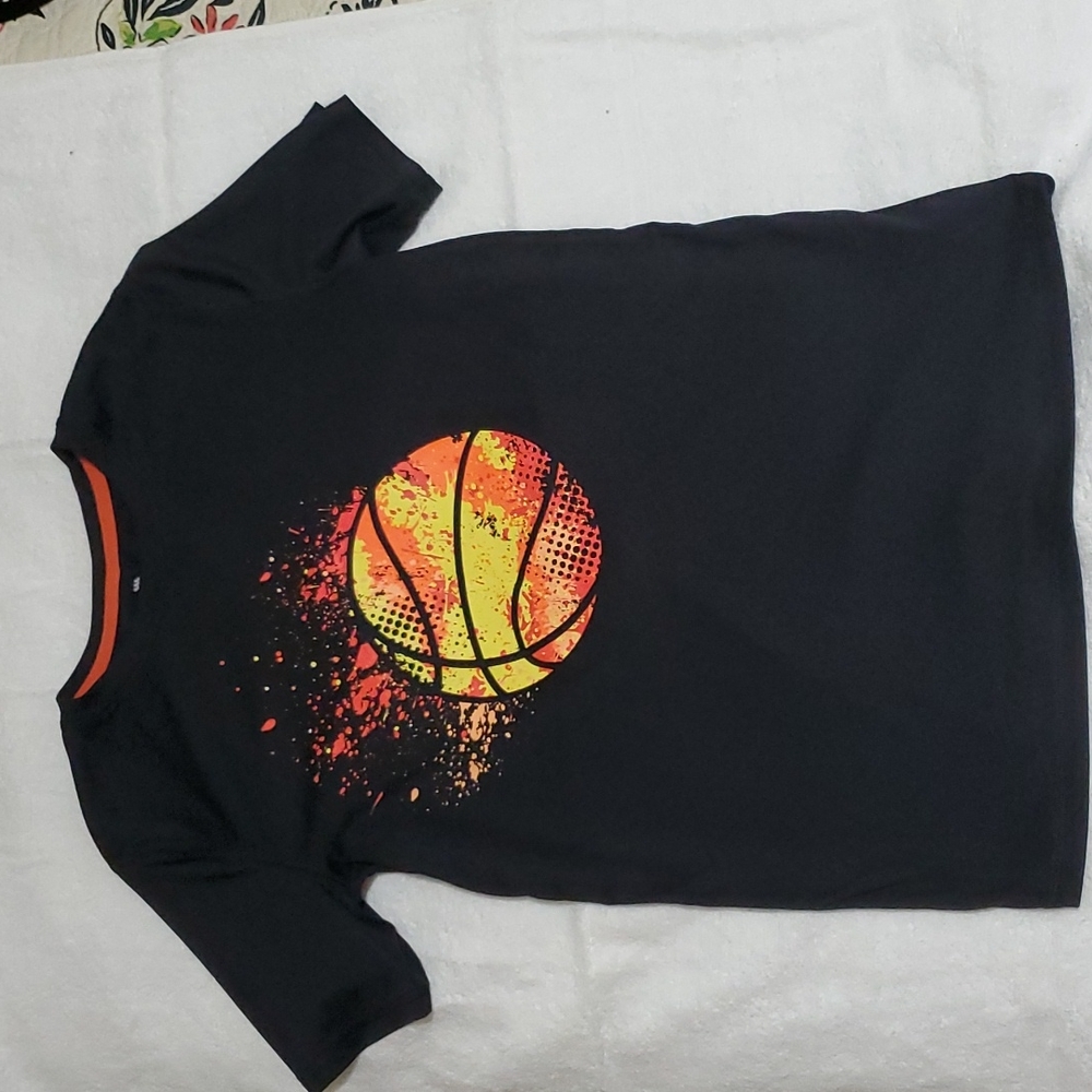 All In Motion | Boys Basketball Shirt Size XL